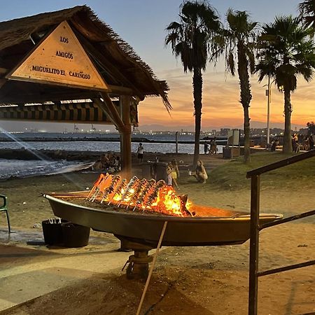 Апартаменты La Casa De La Playa Малага Экстерьер фото